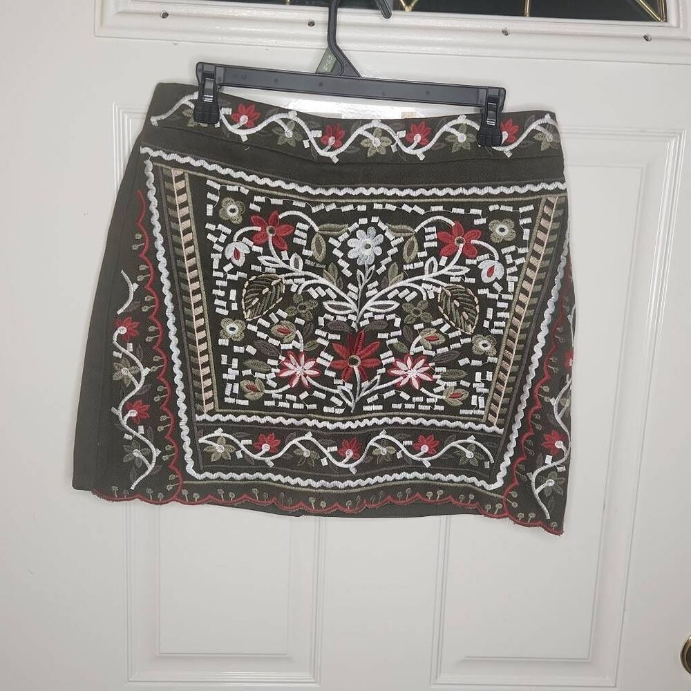 Francesca's blue rain green embroidered mini skirt women's size L